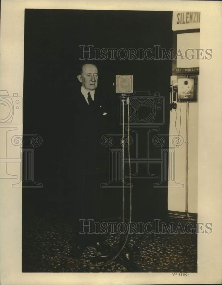 1937 Press Photo Italian Inventor Senator Guglielmo Marconi with Telephone-Historic Images