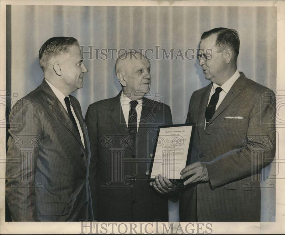 1959 Gulf Ports Association Honors E.H. Lockenberg - Historic Images