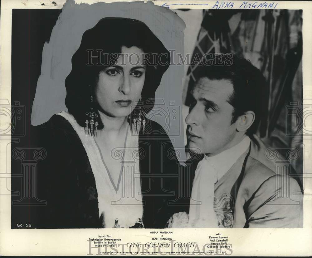 1953 Press Photo Anna Magnani &amp; Duncan Lamont star in &quot;The Golden Coach&quot; - Historic Images