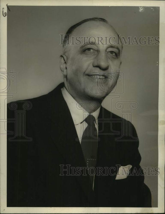 1955 Press Photo "Chicago Tribune" Director of Research, Pierre Martineau - Historic Images