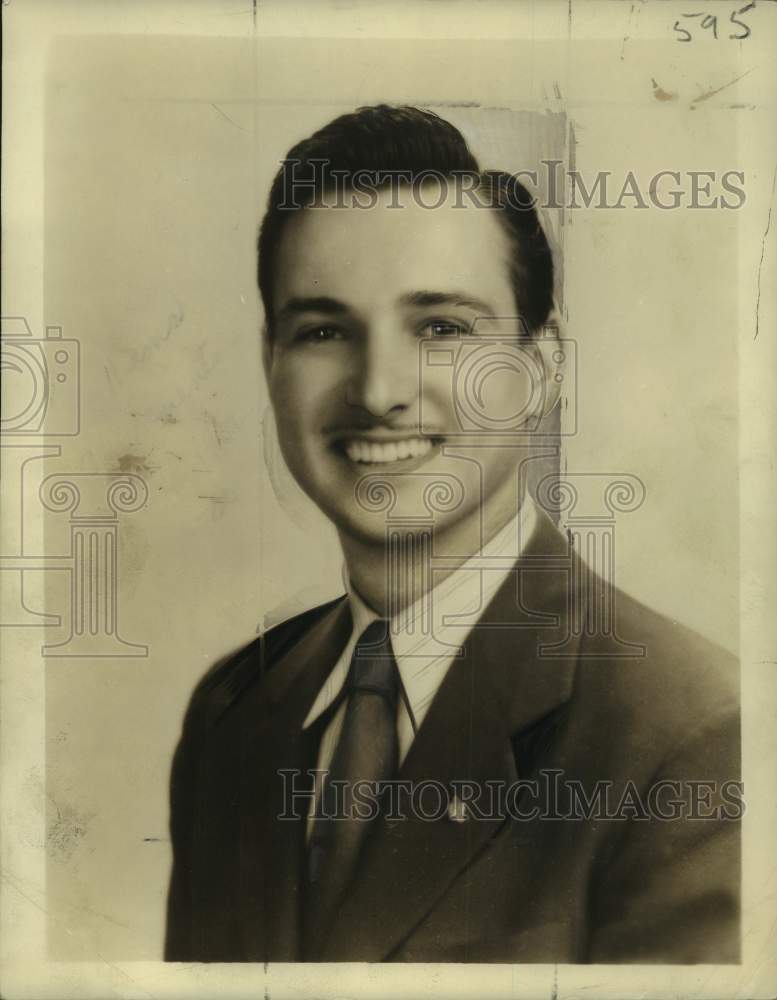 1946 Press Photo Actor George Lawton of "Prince Charming" - Historic Images