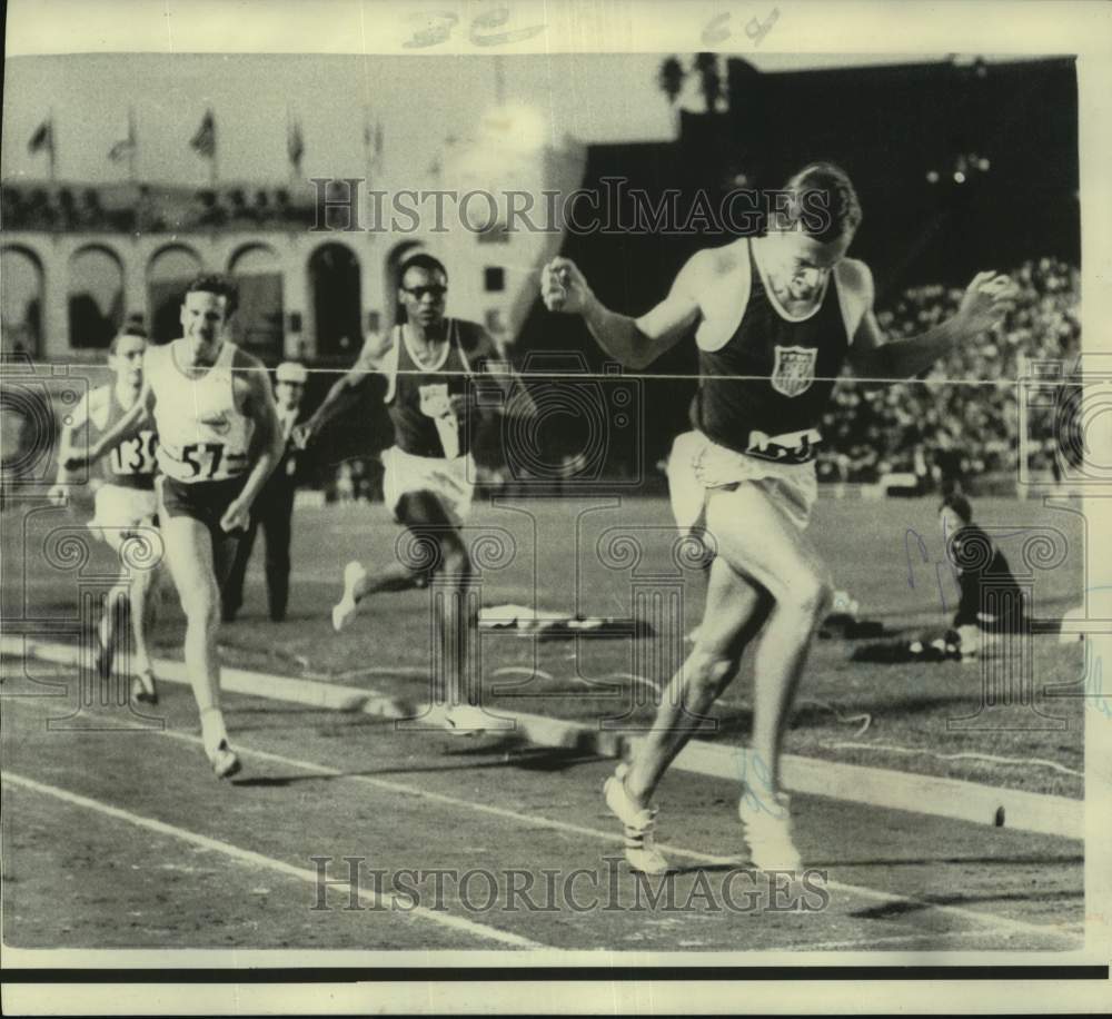 1969 Press Photo Runner Juris Luzins Wins at U.S.-Russia-British Track Meet - Historic Images