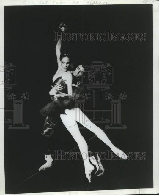 1978 Press Photo Ballet dancers Nancy Davis & James Lane perform Firebird - Historic Images