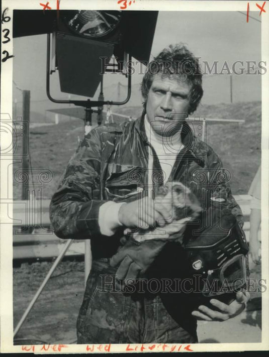 1981 Press Photo Lee Majors in a scene from "The Fall Guy." - Historic Images