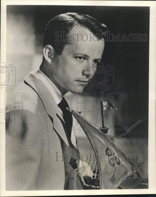 1953 Press Photo Lon McCallister in 30th teleplay, "Schlitz Playhouse of Stars" - Historic Images