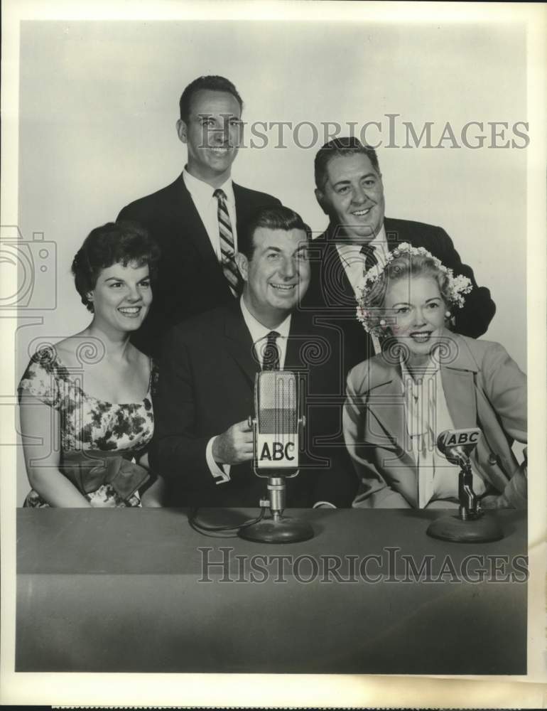 1959 Press Photo Cast on &quot;Don McNeill&#39;s Breakfast Club&quot; - Historic Images