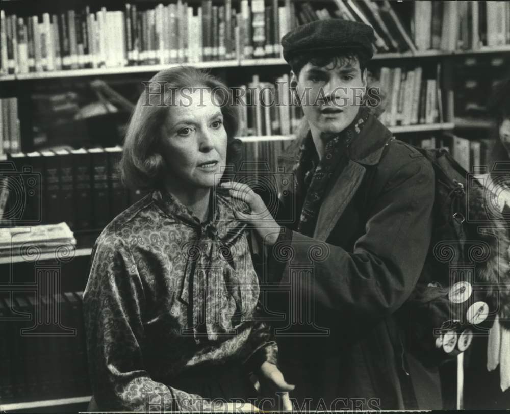 1986 Press Photo Scene from &quot;The Day They Came to Arrest the Book&quot; - Historic Images