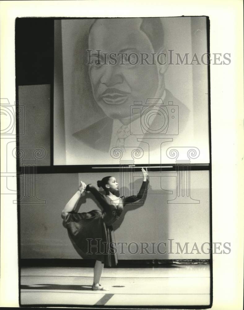 1995 Press Photo Celeste Tumblin Dances for Martin Luther King Jr. Day-Historic Images