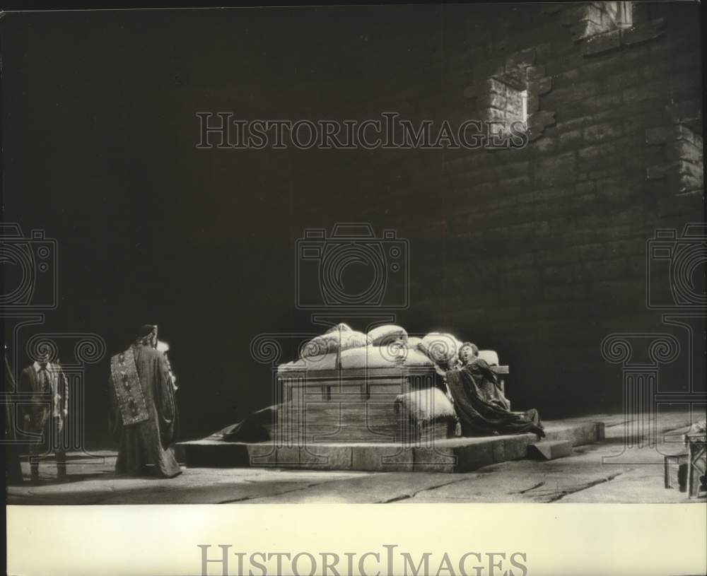 1984 Press Photo Final Scene of Opera &quot;Otello&quot; at Metropolitan Opera, New York - Historic Images