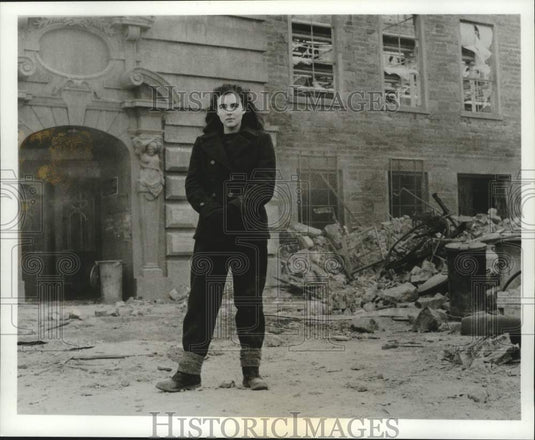 1989 Press Photo Actress Elizabeth Hurley in "Christabel" - Historic Images