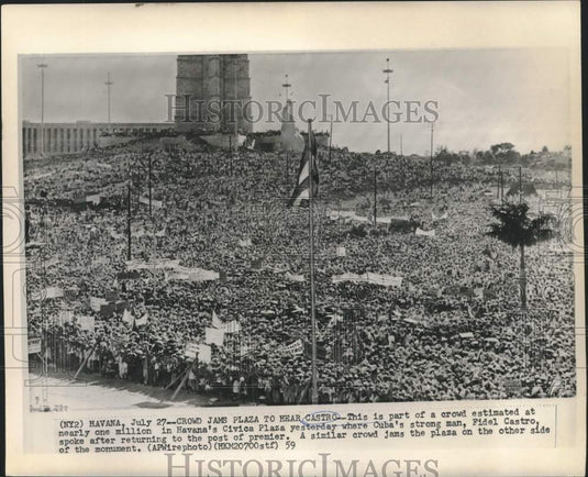 1959 Crowd jams Havana's Civica Plaza to hear Castro speak. - Historic Images