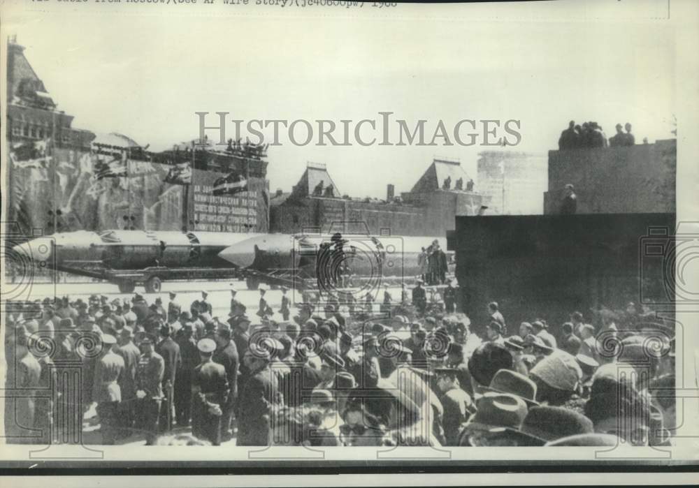 1968 Press Photo Missiles in Moscow May Day Military Parade - Historic Images
