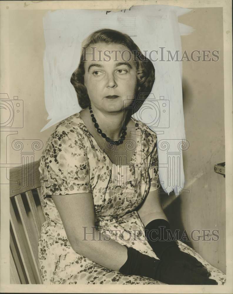 1958 Press Photo Mrs. Robert Murphy president of Aurora Plantation Gardens. - Historic Images