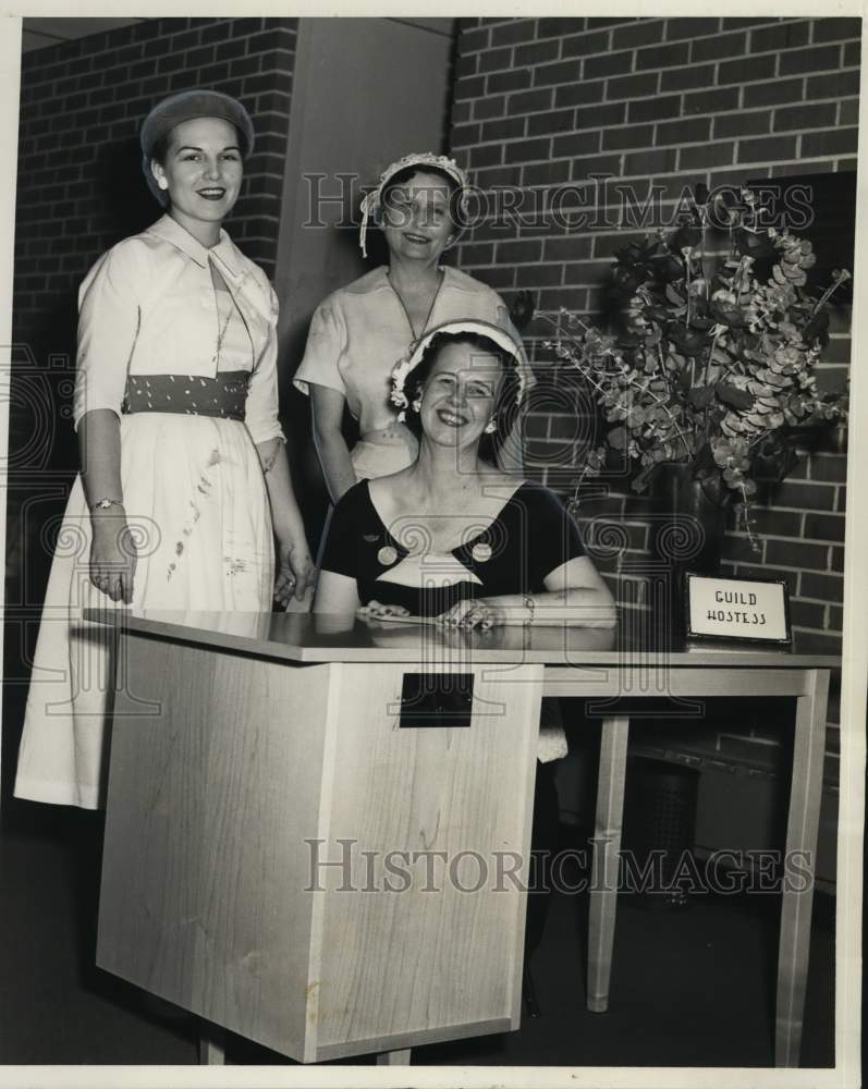 1958 Press Photo Donors display desk donated to Crippled Children&#39;s Hospital. - Historic Images