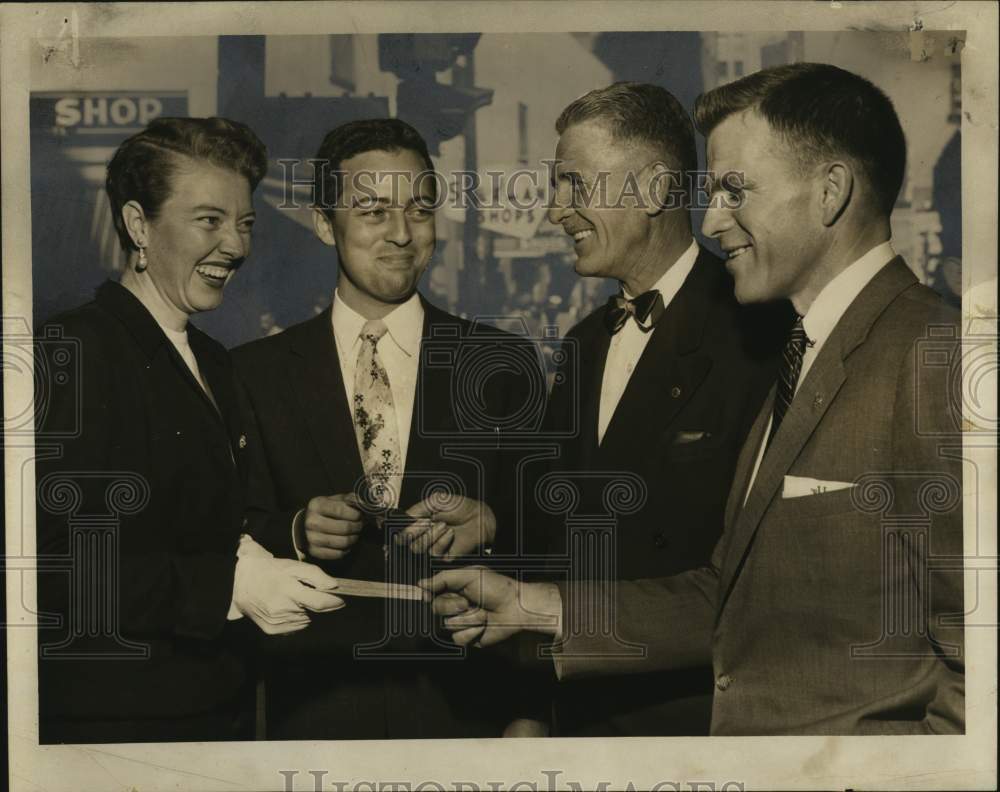 1955 Press Photo Mr. &amp; Mrs. Kenneth Nathan Honored for Safety, New Orleans - Historic Images