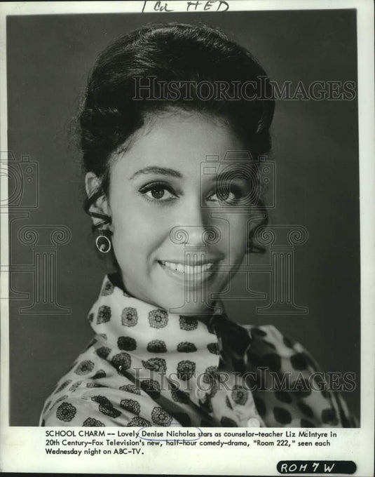 1959 Press Photo Lovely Denise Nicholas stars in a new comedy "Room 222." - Historic Images
