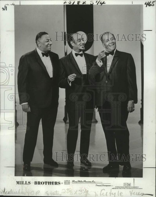 1979 Press Photo "The Mills Brothers", Harry, Don and Herbert perform on stage - Historic Images