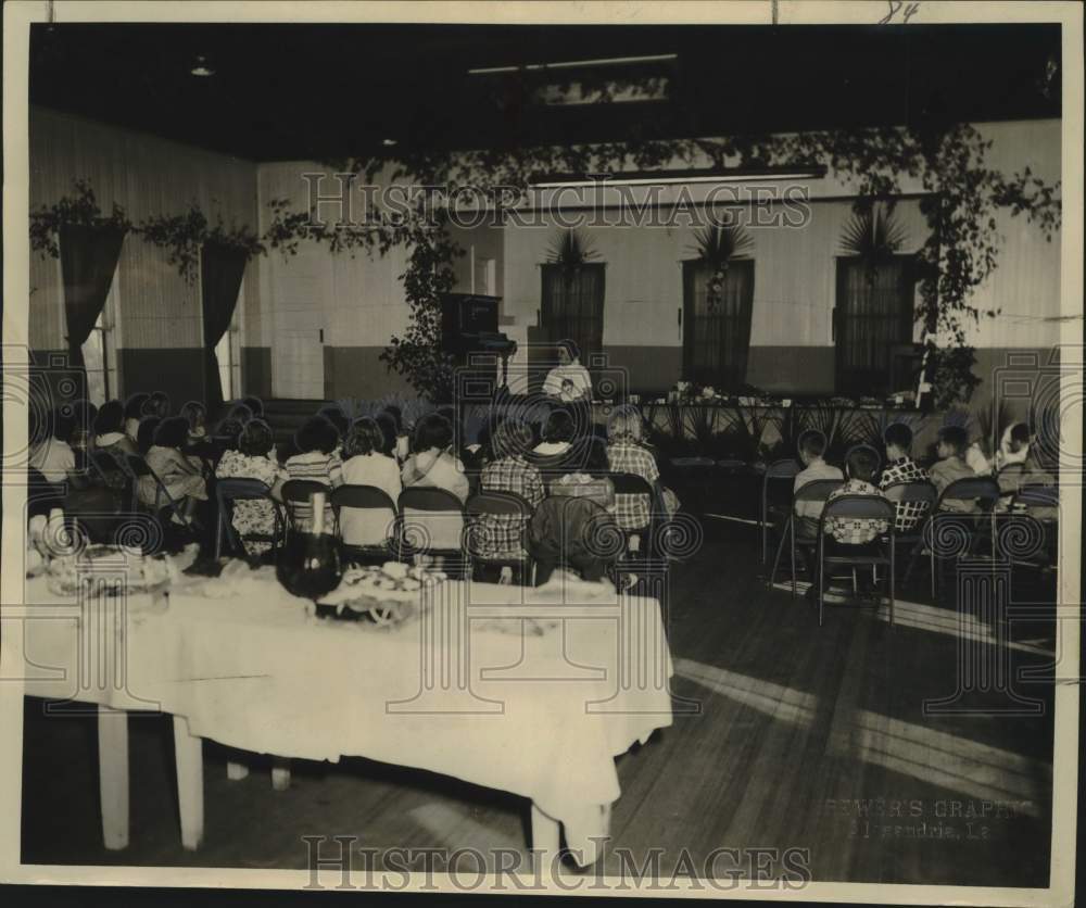 1953 Story Reading to Children at State Colony &amp; Training School - Historic Images