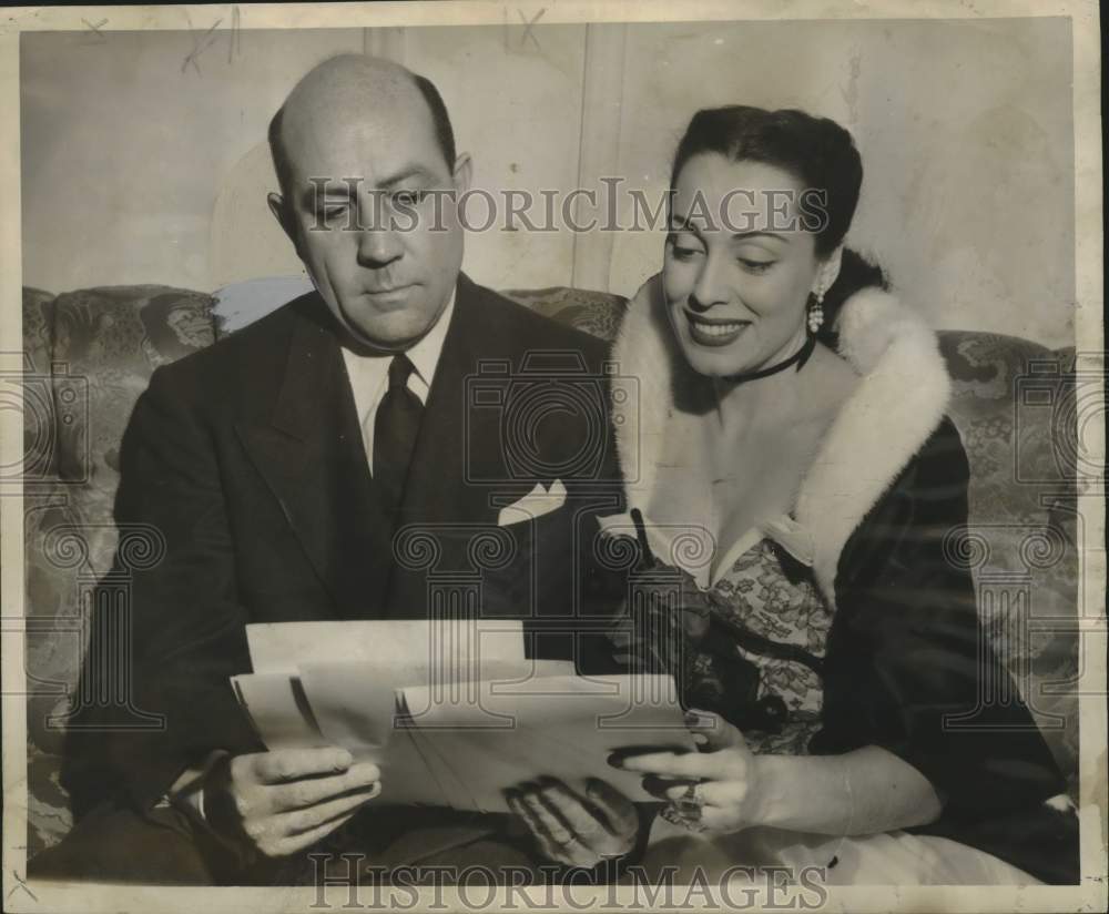 1951 Press Photo Marguerite Piazza &amp; husband Mr.Graves McDonald - Historic Images