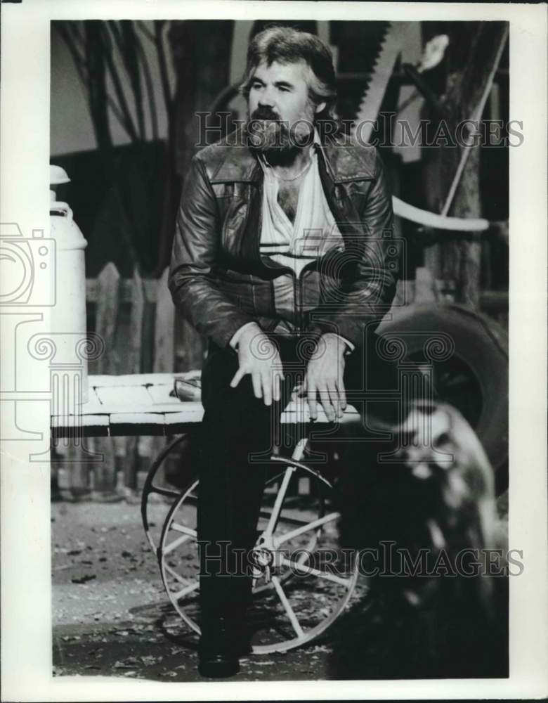 1977 Press Photo Kenny Rogers is the guest star on &quot;Hee Haw&quot; October 1st. - Historic Images