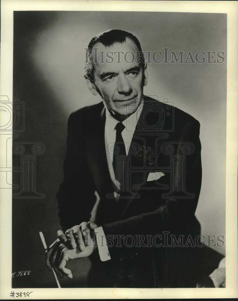 1963 Press Photo Conductor of London&#39;s Royal Philharmonic, Sir Malcolm Sargent - Historic Images