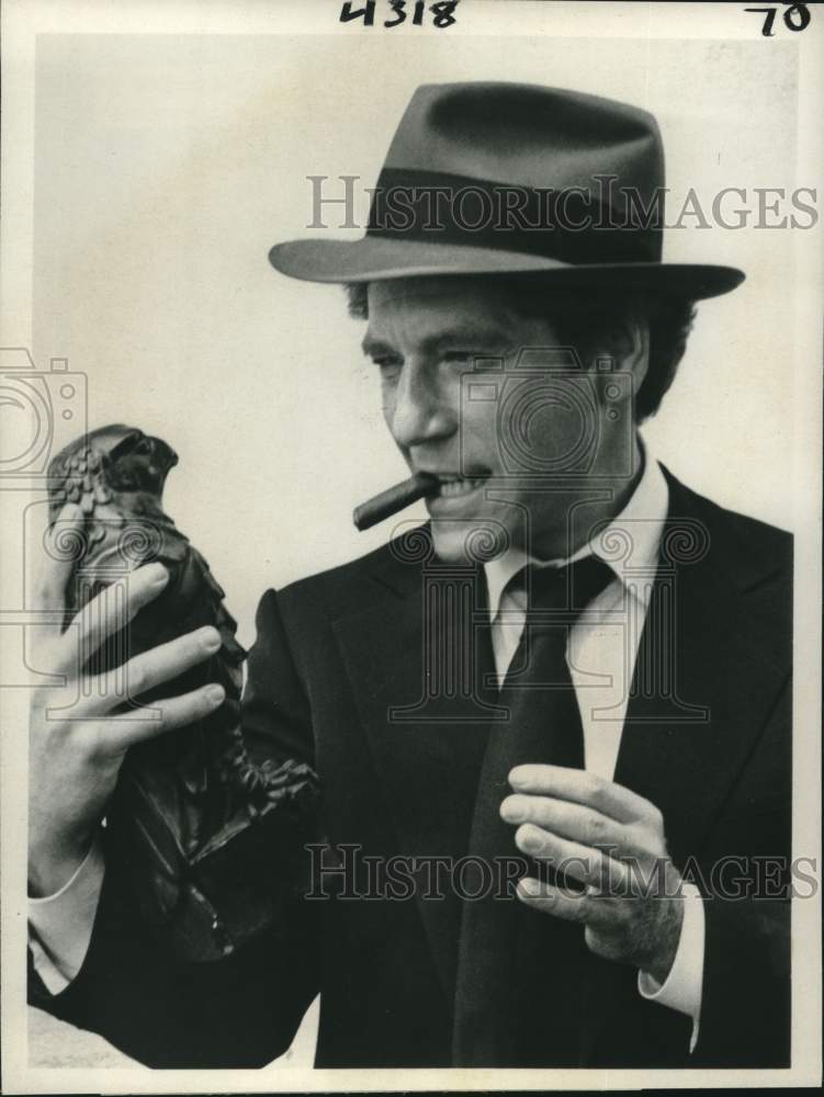 1981 Press Photo Actor George Segal in &quot;The Black Bird&quot; - Historic Images