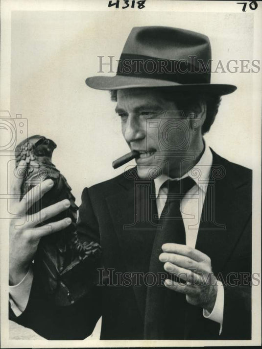 1981 Press Photo Actor George Segal in "The Black Bird" - Historic Images