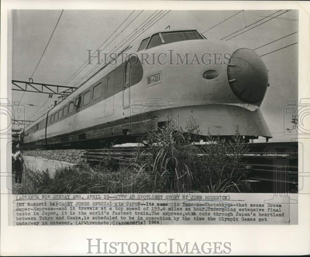 1964 Japan&#39;s High Speed Train Yume-no-Chotokkyu-Historic Images