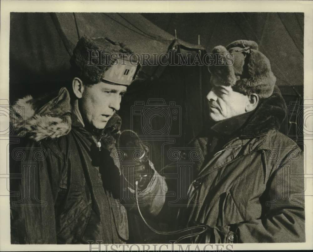 1952 Press Photo &quot;See it Now&quot; Reporter Ed Scott, Korean War Marine Sam Goitch - Historic Images