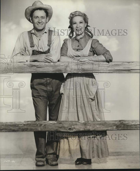 1952 Press Photo Alan Young, Dinah Shore star in "Aaron Slick From Punkin Crick" - Historic Images