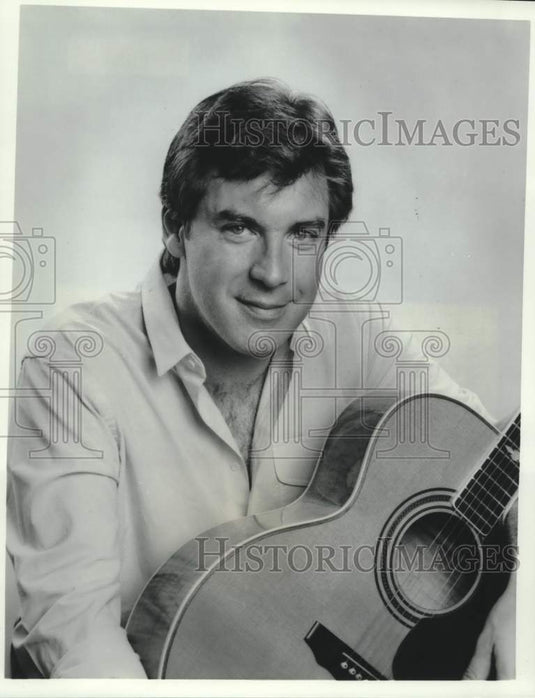 1986 Press Photo "The Lovin' Spoonful" leader John Sebastian poses for a photo - Historic Images