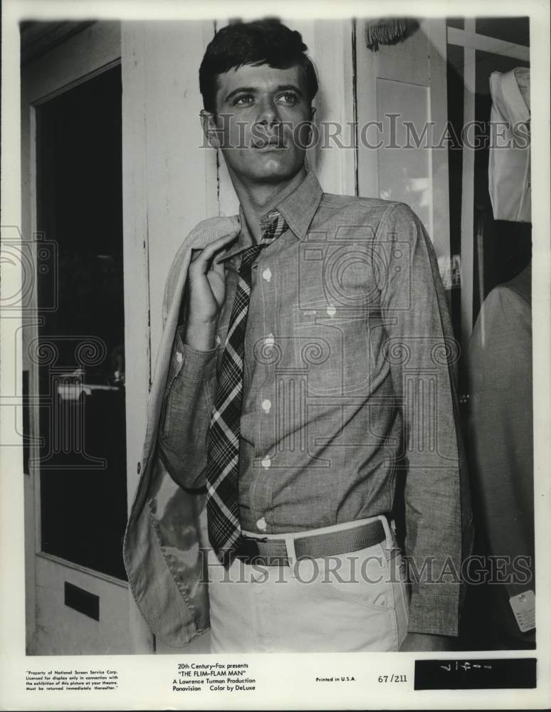 1967 Press Photo Actor Michael Sarrazinof "The Flim-Flam Man" - Historic Images