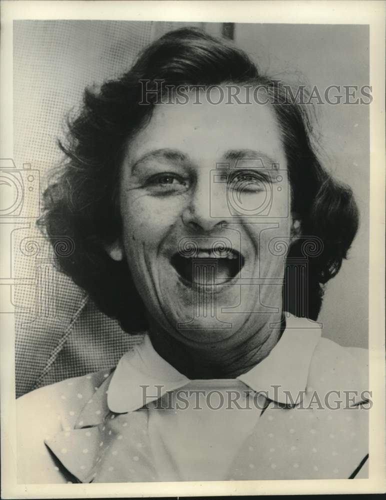 1955 Press Photo Golfer Babe Zaharias Happy for Release from Galveston Hospital - Historic Images