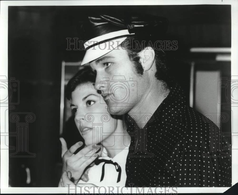 1980 Press Photo Actors Abi Young, Kurt Russell in &quot;Elvis&quot; - Historic Images