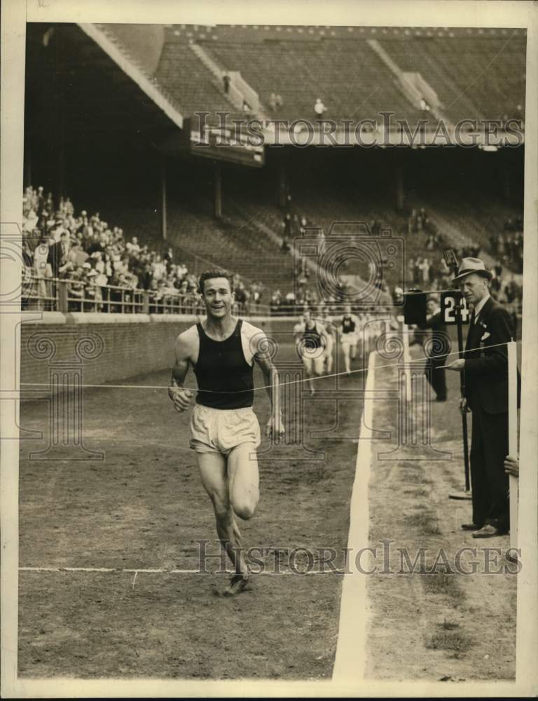 1936 Press Photo Gene Ventzke Wins 1500 Meter Run in Intercollegiate Meet - Historic Images