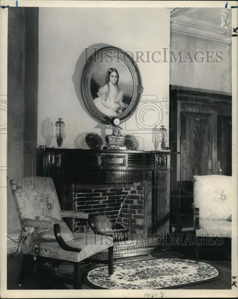 1949 Press Photo Portrait In Master Bedroom At The Shadows In New Iberia- Historic Images