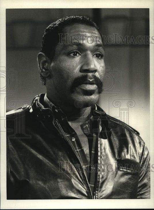 1986 Press Photo Football Player Bubba Smith in "Mary" on CBS Television- Historic Images