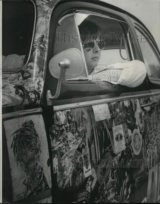 1970 Press Photo Robert Wilkoff inside Drivers Seat of Decoupaged Car- Historic Images