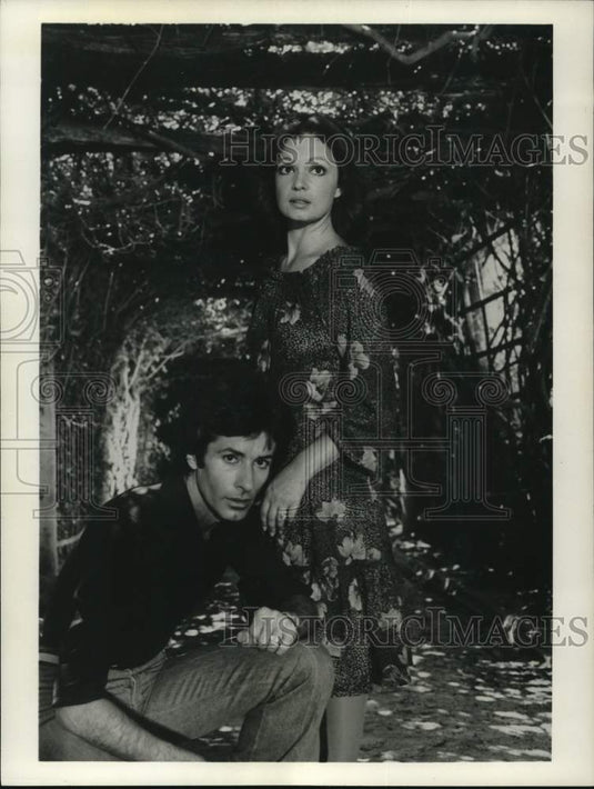 1977 Press Photo George Chakiris & Karen Valentine in "Return to Fantasy Island"- Historic Images