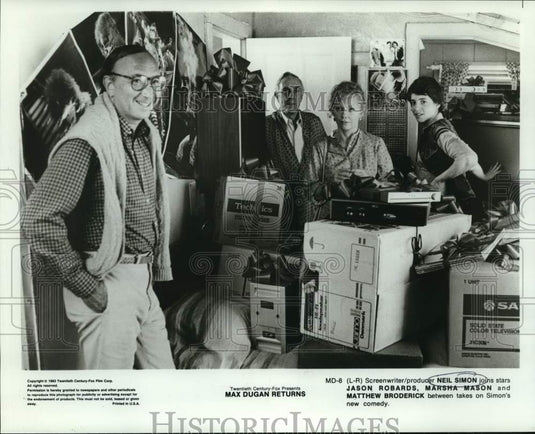1983 Press Photo Writer Neil Simon with stars of "Max Dugan Returns."- Historic Images