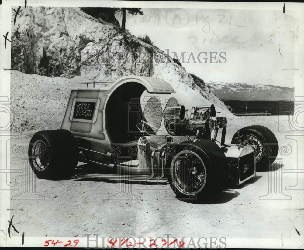 1975 Press Photo The Pizza Wagon on display at the Ninth Annual World of Wheels - Historic Images