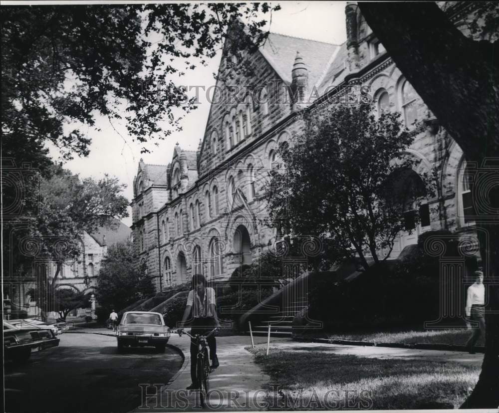 1975 Press Photo Tulane University Building - nox55743- Historic Images