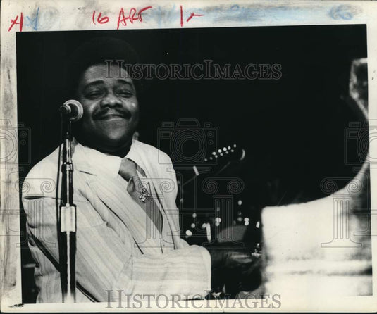 1977 Press Photo Singer/musician Fats Domino plays piano. - nox57248 - Historic Images