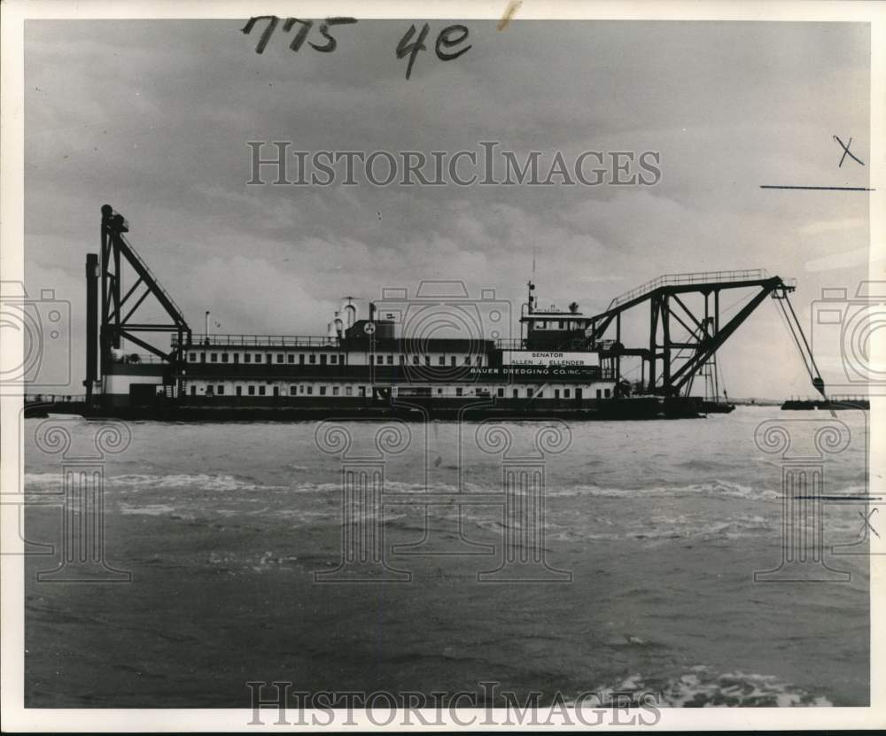 1961 Press Photo Dredge Allen J. Ellender dedicated at Prytania Street dock.- Historic Images