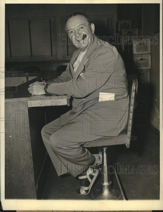 1943 Press Photo Former auto racer Barney Oldfield in Los Angeles. - nox58560- Historic Images
