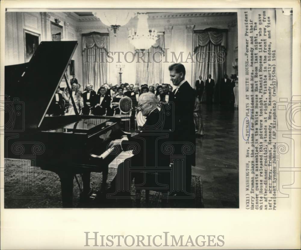 1961 Press Photo Former President Truman plays piano for White House guest- Historic Images