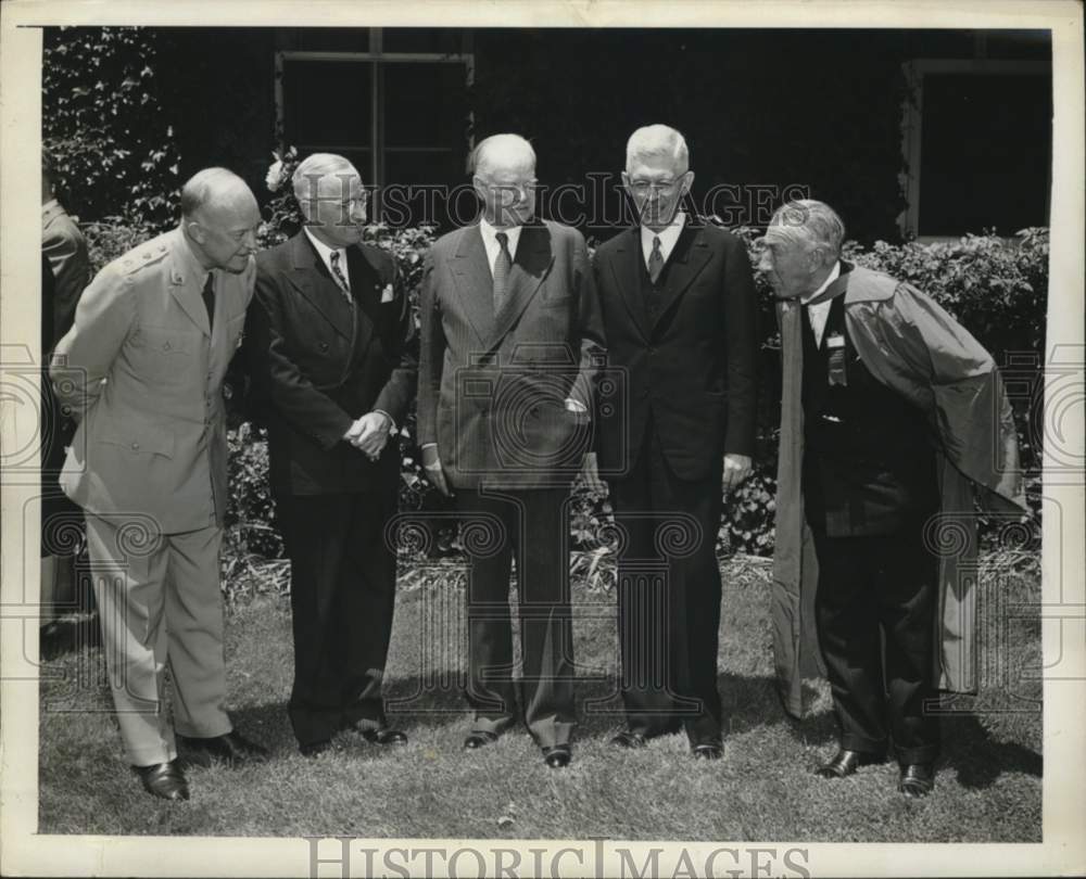 1947 Press Photo President Truman with officials at Princeton bicentennial event- Historic Images