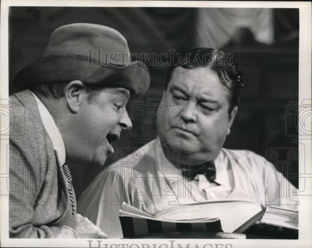 Press Photo Jackie Gleason and Frank Fontaine in TV show scene. - nox60375- Historic Images