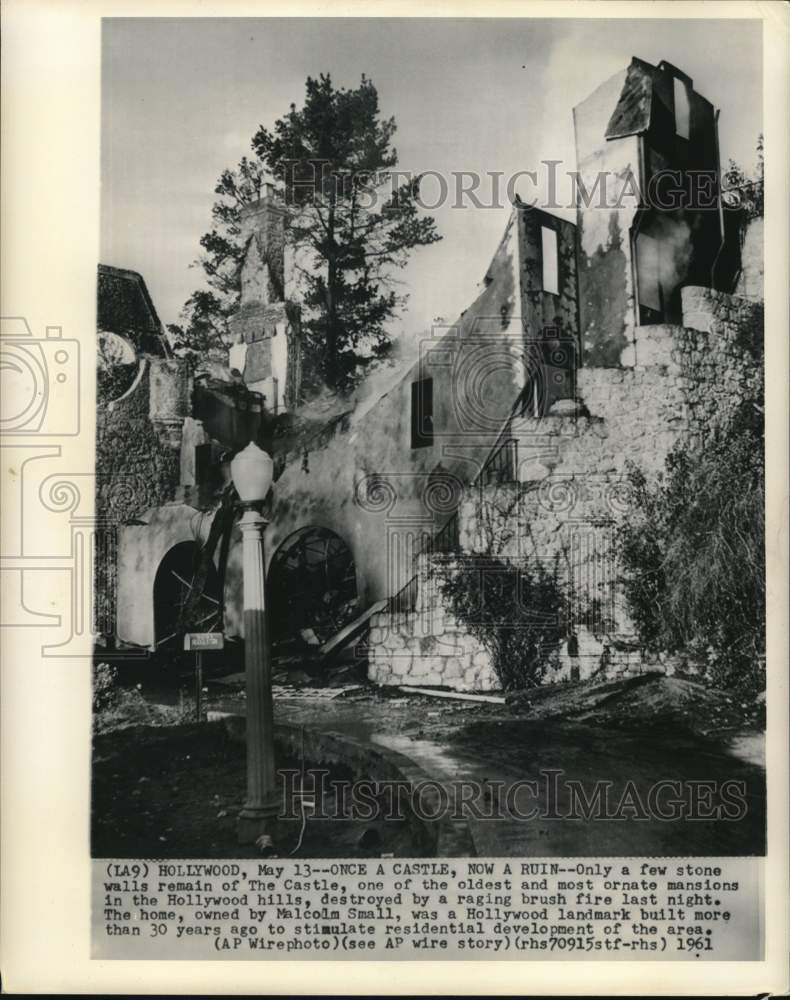 1961 Press Photo Hollywood Hills Mansion, &quot;The Castle&quot; Destroyed by Fire- Historic Images