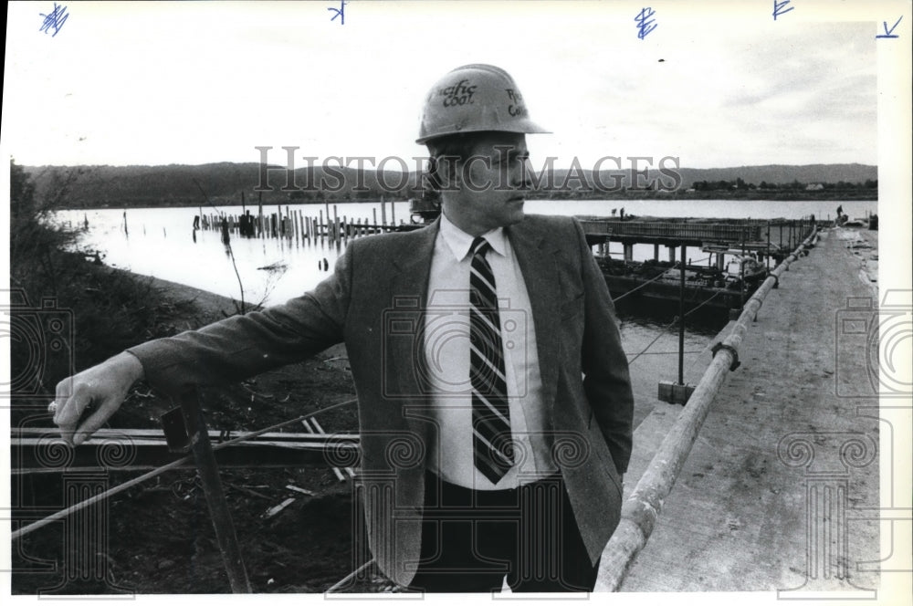 1982 Press Photo Rich Collins of Pacific Coal Corporation Manager - ora10370 - Historic Images